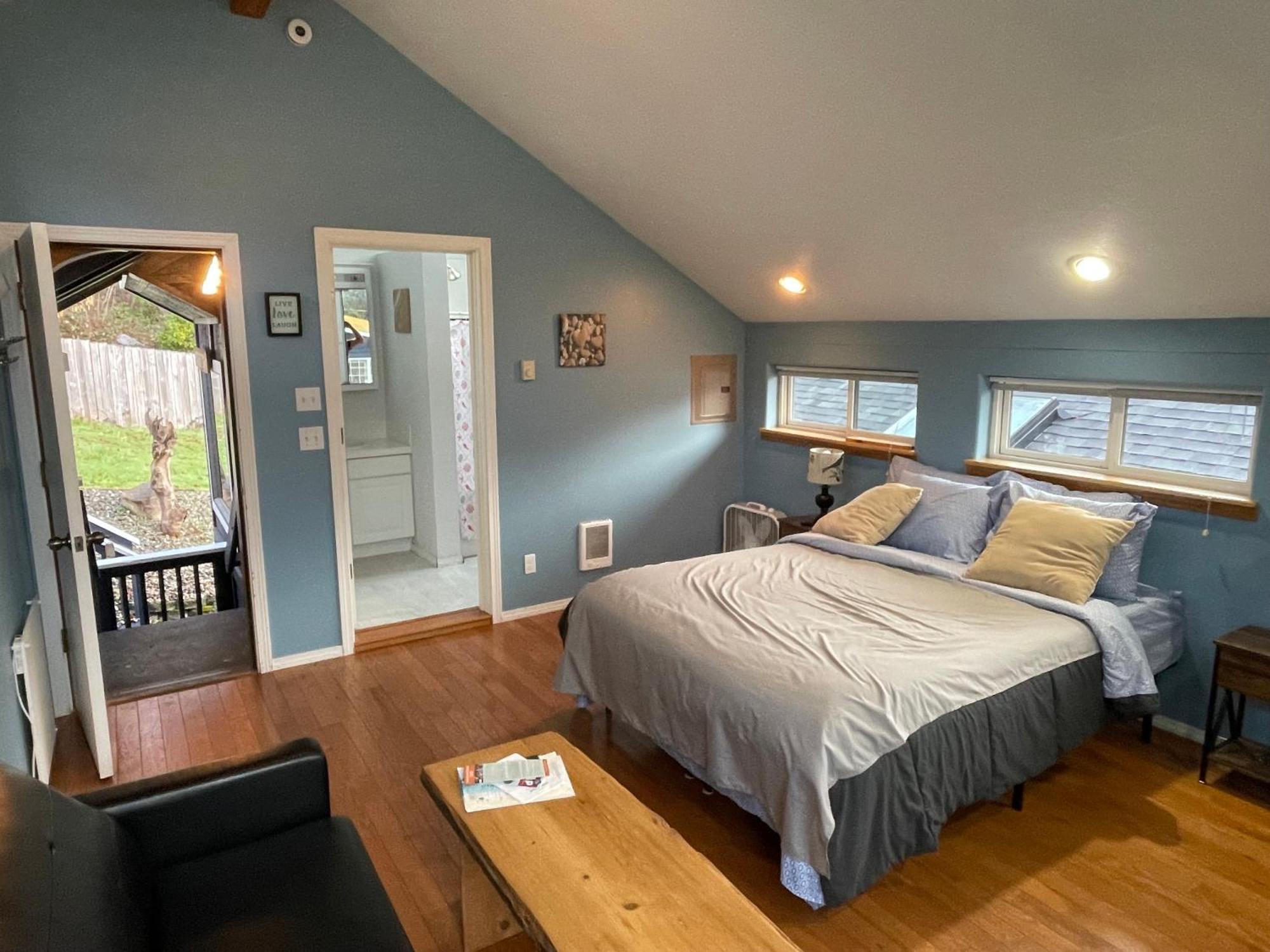 Oceanfront Studio/Loft: Alpacas, Oysters & Kayaks Shelton Exteriör bild